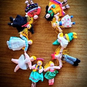 LITTLE PEOPLE GARLAND